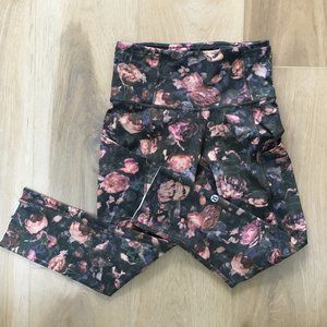 Lululemon Gray Floral Fast and Free Crop 19"